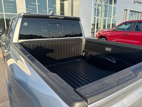 Used 2024 Toyota Tacoma SR5 w/ SR5 Upgrade Package AWD/4WD image 9