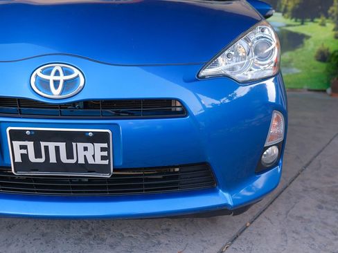 Used 2014 Toyota Prius C Four image 39