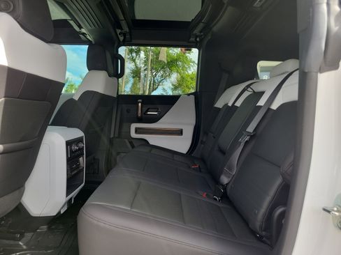 Used 2025 GMC Hummer EV 2X AWD/4WD image 15