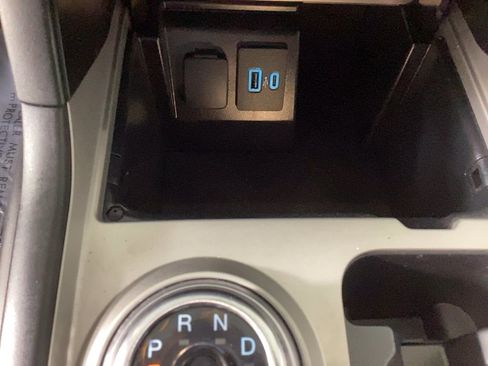 Used 2023 Ford Explorer XLT image 29