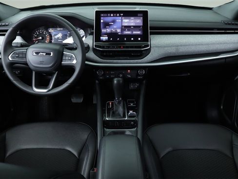 Used 2024 Jeep Compass Latitude image 38