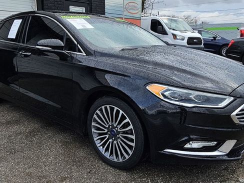 Used 2017 Ford Fusion SE w/ Fusion SE Technology Package image 3