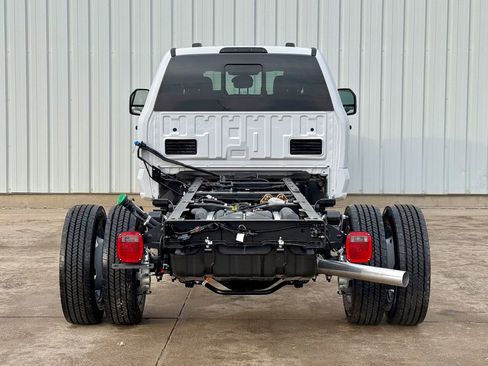 New 2026 Ford F550 4x4 Crew Cab image 4