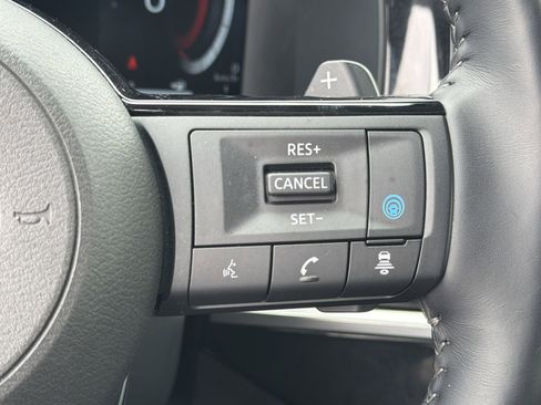 Used 2024 Nissan Pathfinder Platinum w/ Cargo Package AWD/4WD image 10