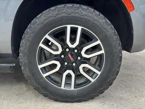 Used 2021 GMC Yukon AT4 w/ AT4 Premium Plus Package AWD/4WD image 32