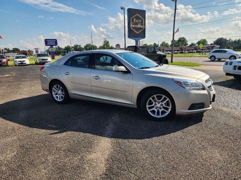 Used 2013 Chevrolet Malibu LT w/ Power Convenience Package FWD image 2