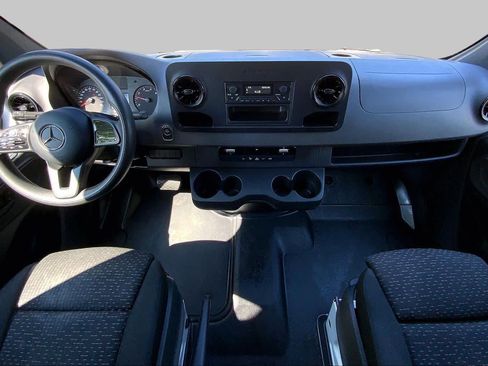 Used 2022 Mercedes-Benz Sprinter 2500 image 17