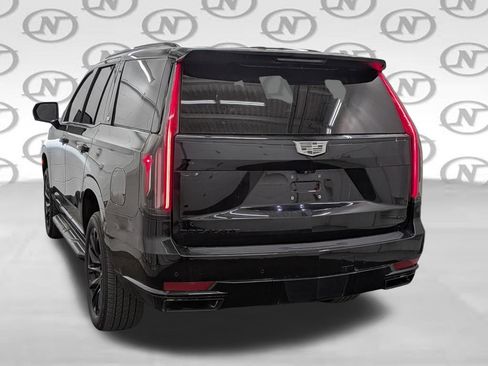 Used 2023 Cadillac Escalade Sport w/ LPO, ONYX Package AWD/4WD image 23
