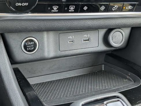 Used 2023 Nissan Rogue SV AWD/4WD image 21
