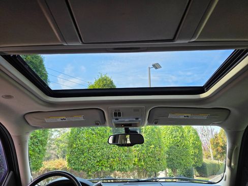 Used 2009 Chevrolet Avalanche LTZ image 27