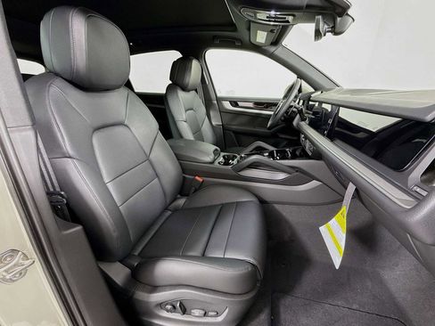 New 2026 Porsche Cayenne image 29