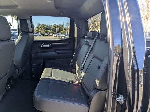 Used 2025 GMC Sierra 1500 SLT image 12