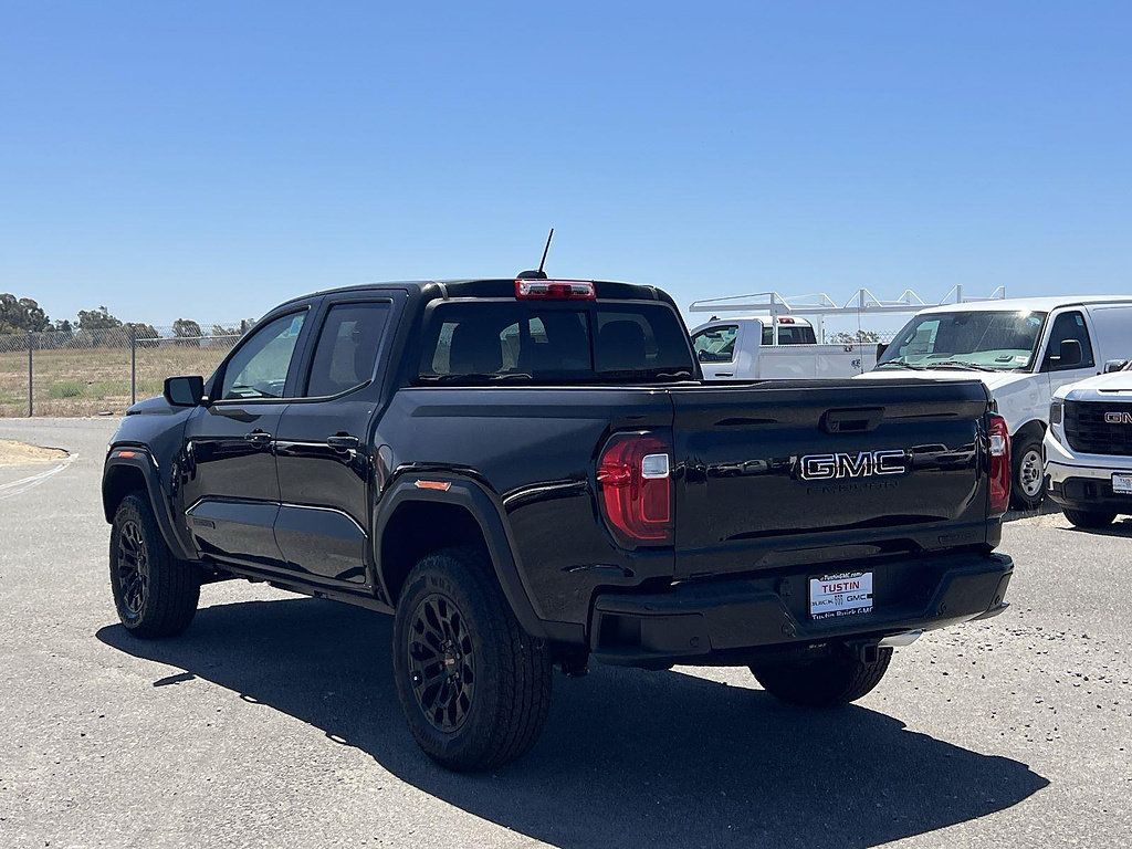 New 2026 GMC Canyon Elevation w/ LPO, Black Badging Package RWD image 5