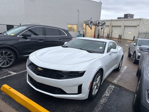 Used 2021 Chevrolet Camaro LT image 1