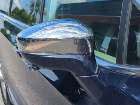 Used 2018 Chrysler Pacifica Limited w/ Advanced Safetytec Group FWD image 12
