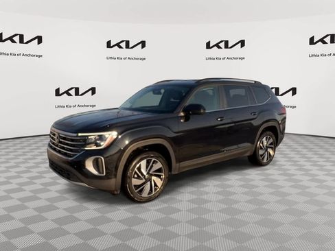 Used 2025 Volkswagen Atlas SE AWD/4WD image 5