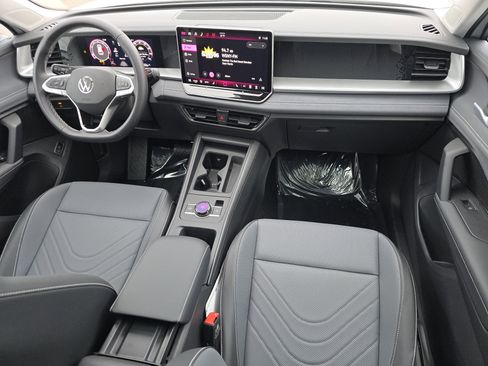 New 2026 Volkswagen Tiguan SE image 17