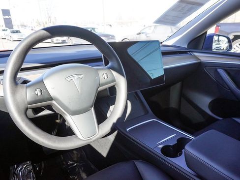 Used 2023 Tesla Model Y Long Range image 29