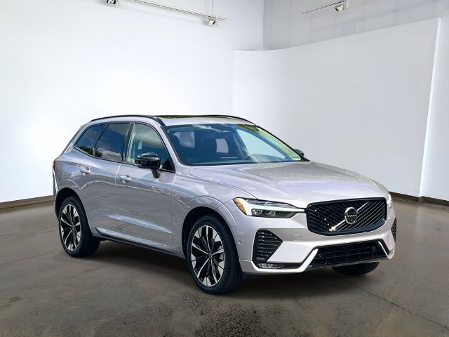 Used 2026 Volvo XC60 B5 Plus w/ Protection Package Premier AWD/4WD image 3