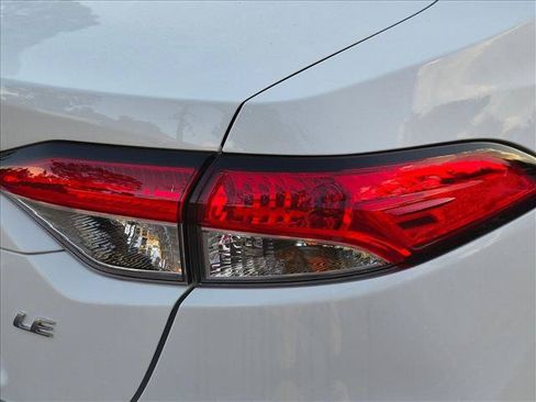 Used 2024 Toyota Corolla LE FWD image 12