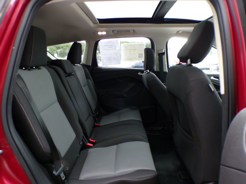 Used 2018 Ford Escape SE w/ SE Sync 3 Package AWD/4WD image 21