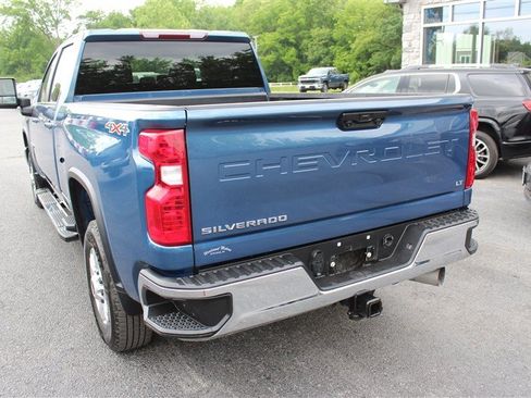 Used 2025 Chevrolet Silverado 2500 LT w/ Convenience Package AWD/4WD image 4