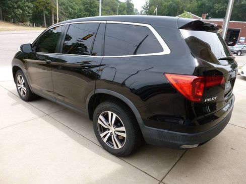 Used 2018 Honda Pilot EX image 3