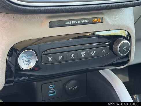 Used 2023 Ford Escape Platinum w/ Premium Technology Package AWD/4WD image 28