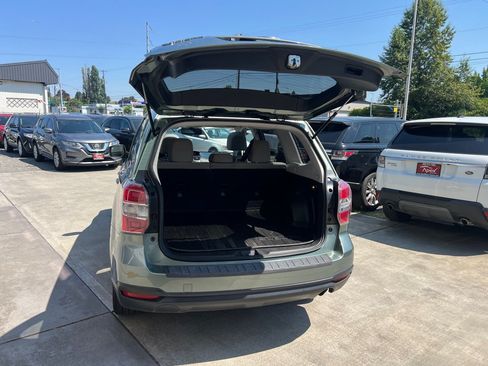 Used 2014 Subaru Forester 2.5i Premium w/ All-Weather Package AWD/4WD image 16
