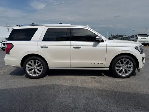 Used 2018 Ford Expedition Platinum AWD/4WD image 4
