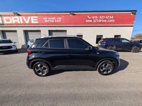 Used 2024 Hyundai Venue SEL image 5
