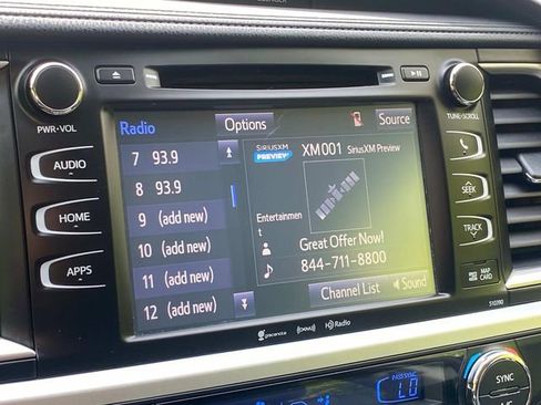 Used 2019 Toyota Highlander XLE FWD image 24