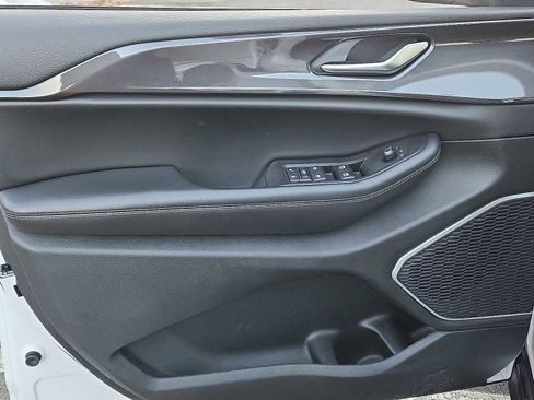 Used 2021 Jeep Grand Cherokee L Laredo w/ Luxury Tech Group I image 12