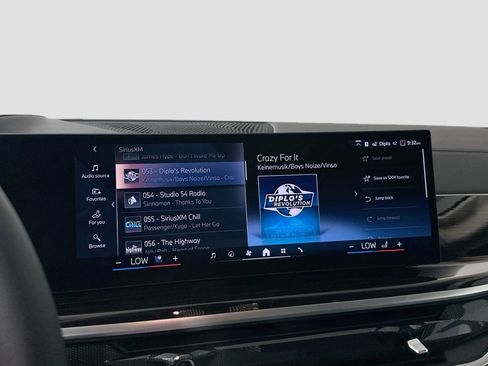 Certified 2026 BMW X7 xDrive40i w/ Climate Comfort Package image 10