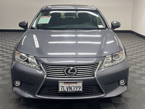 Used 2015 Lexus ES 350 w/ Luxury Package FWD image 3