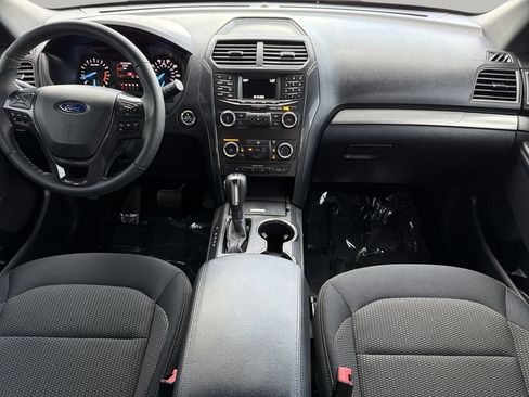 Used 2019 Ford Explorer XLT FWD image 11