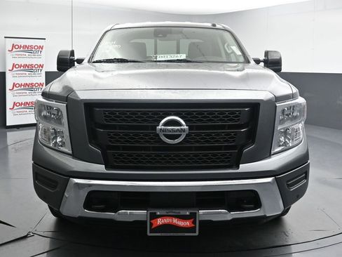 Used 2021 Nissan Titan SV w/ SV Convenience Package AWD/4WD image 3