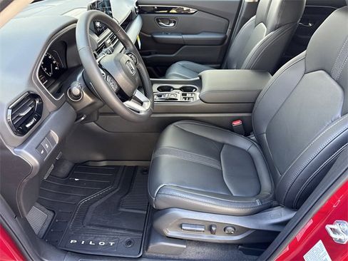 New 2025 Honda Pilot Touring image 11