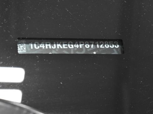 Used 2023 Jeep Grand Cherokee L Summit w/ Advanced Protech Group IV image 39