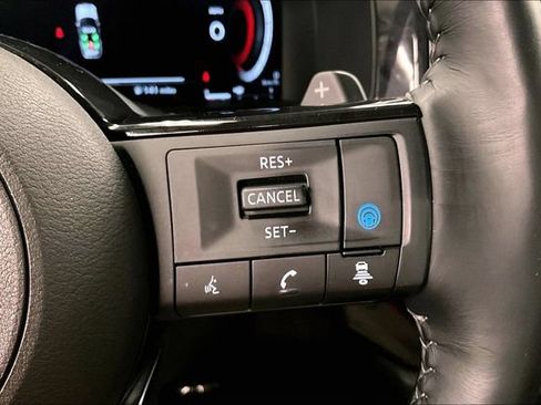 Used 2024 Nissan Pathfinder Platinum AWD/4WD image 28