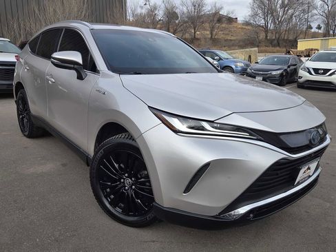 Used 2021 Toyota Venza Limited image 1