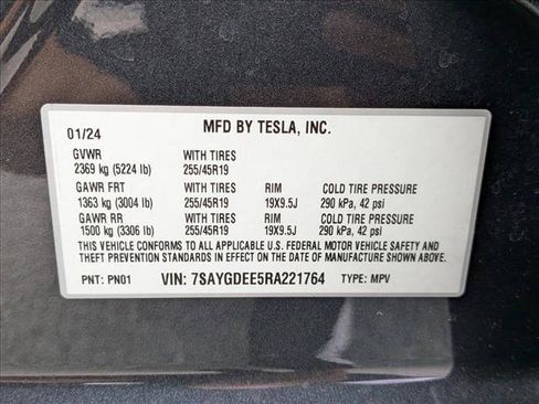 Used 2024 Tesla Model Y Long Range AWD/4WD image 24