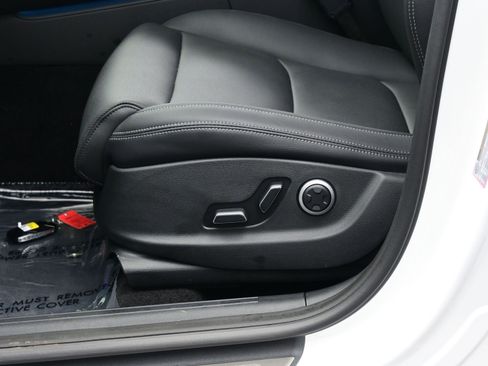 Certified 2026 Genesis GV70 2.5T Select image 11