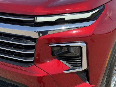 Used 2025 Chevrolet Traverse LT w/ Driver Confidence Package image 15