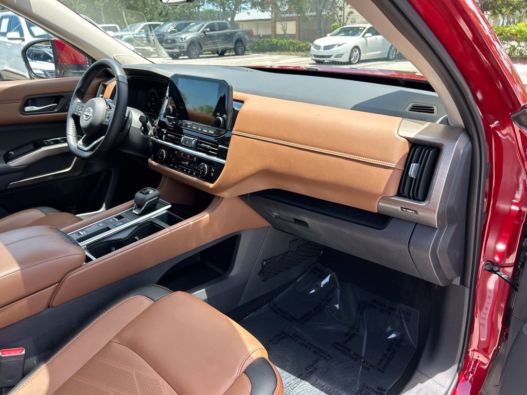Certified 2025 Nissan Pathfinder Platinum w/ Cargo Package FWD image 45