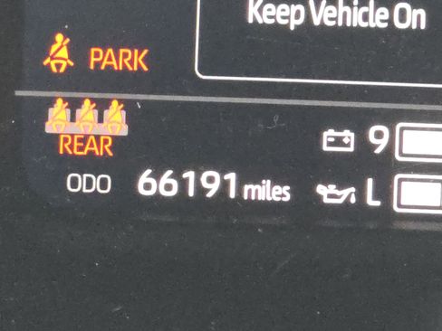 Used 2022 Toyota Tundra Platinum w/ Advanced Package image 40