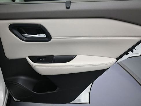 Used 2023 Nissan Rogue SV w/ SV Premium B Package image 26