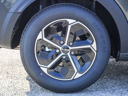 New 2026 Kia Niro LX FWD image 11