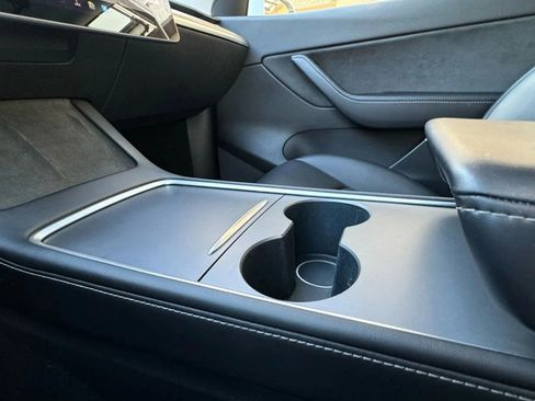 Used 2023 Tesla Model Y Long Range image 22