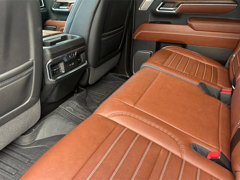 Used 2024 GMC Sierra 2500 Denali Ultimate image 13